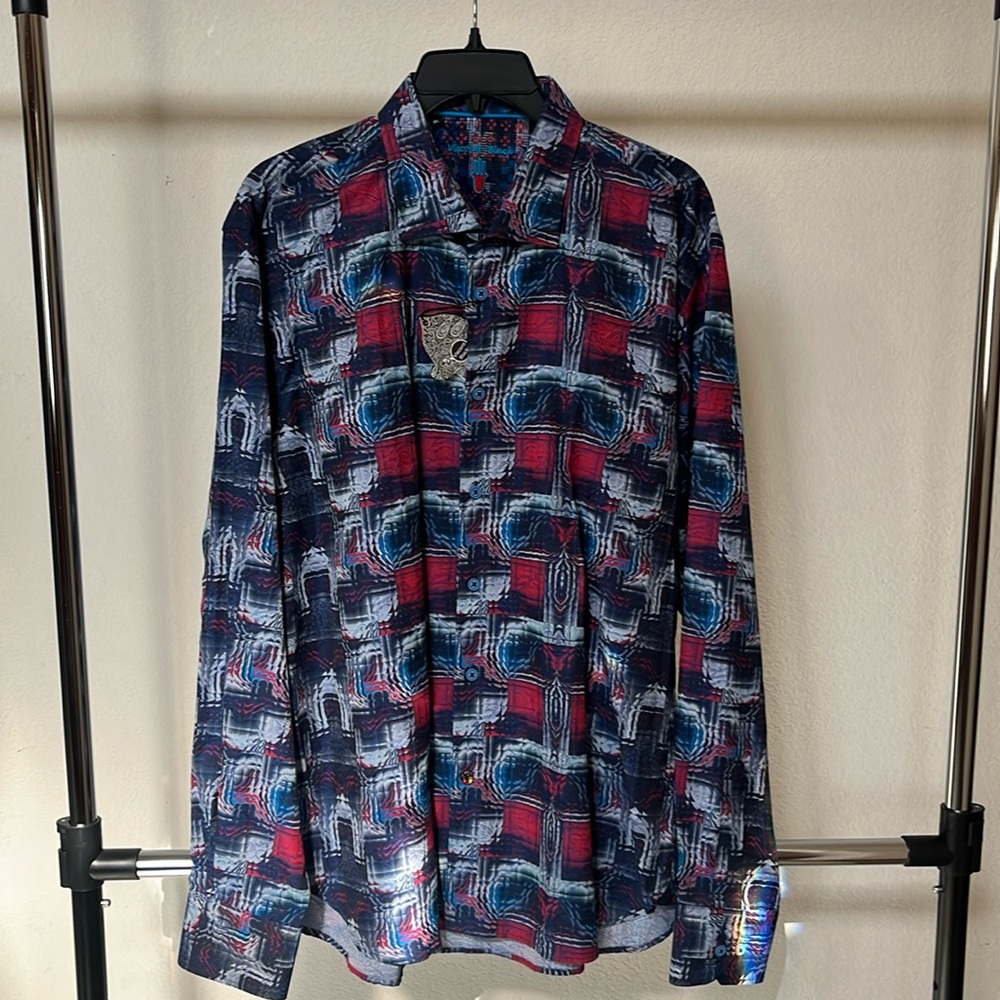 A brand new Visconti Black shirt. Size XL multicolored. 67% cotton 33% PES.